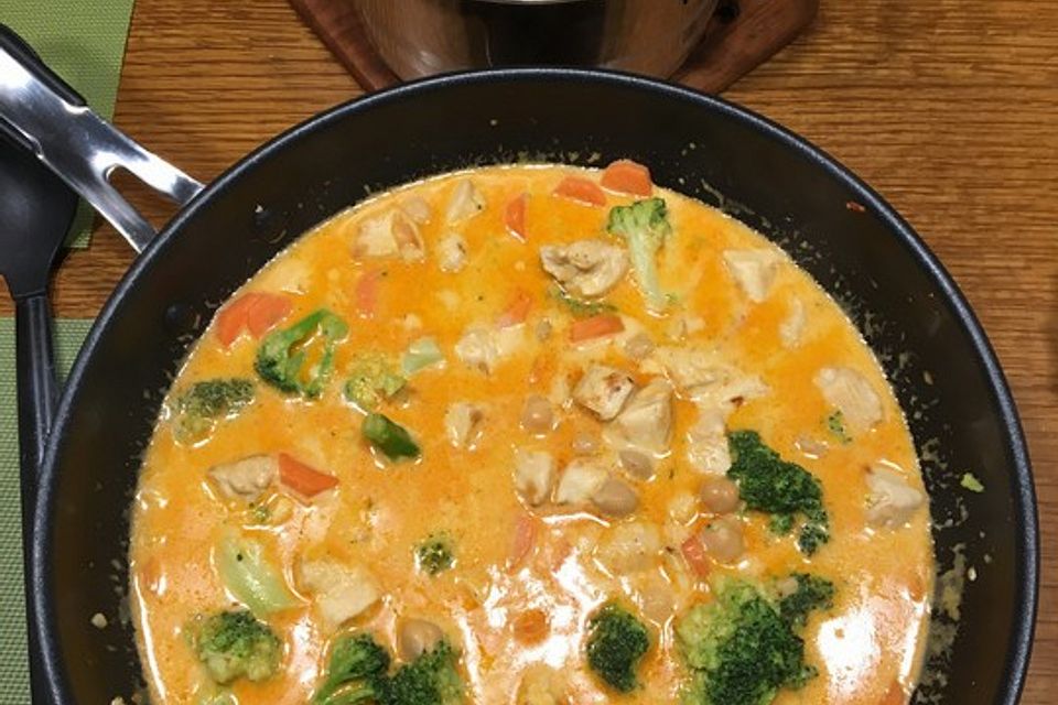 Thai-Curry-Hühnchen mit Brokkoli