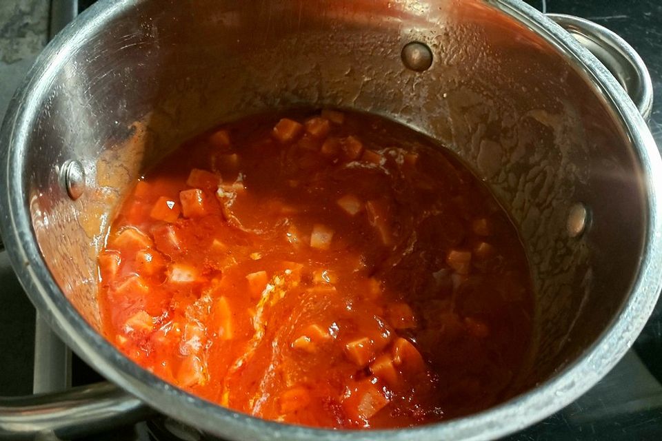 Tomatensoße "alla Storm" aus dem Mixer mit Jagdwurst