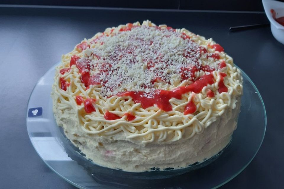 Erdbeer-Spaghettieis-Torte