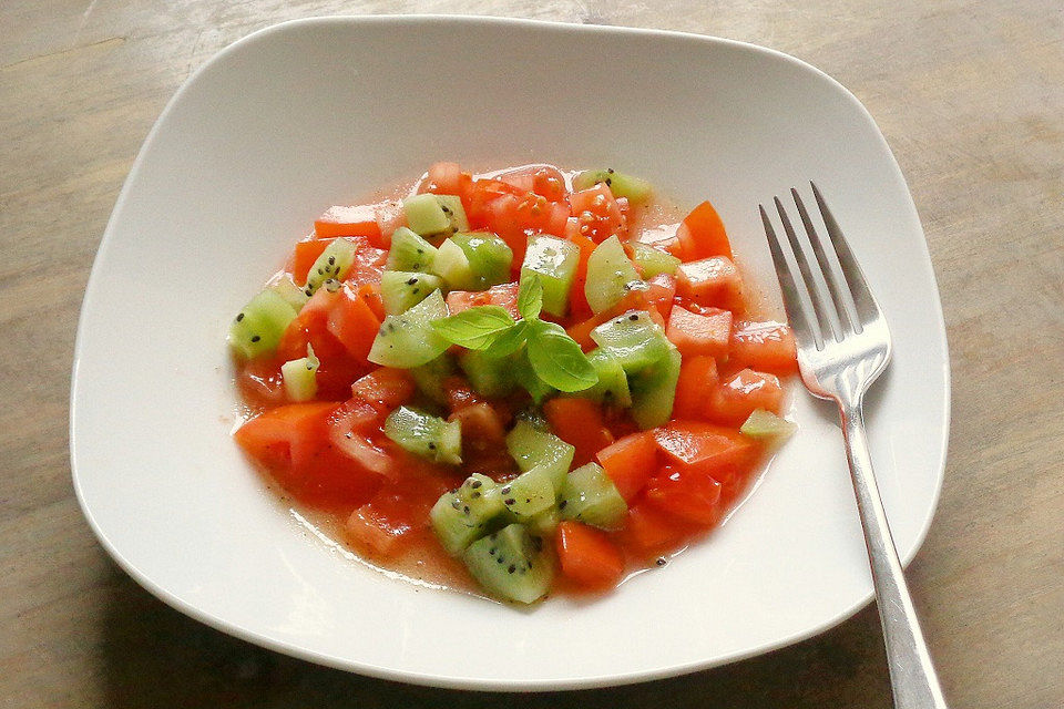 Fruchtiger Tomatensalat