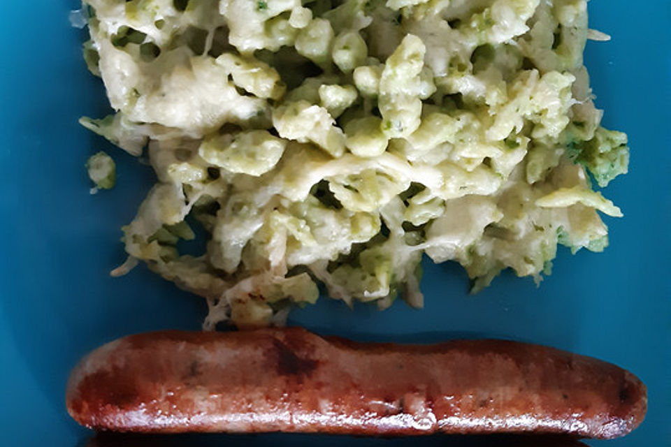 Bärlauch-Käsespätzle mit Röstzwiebeln