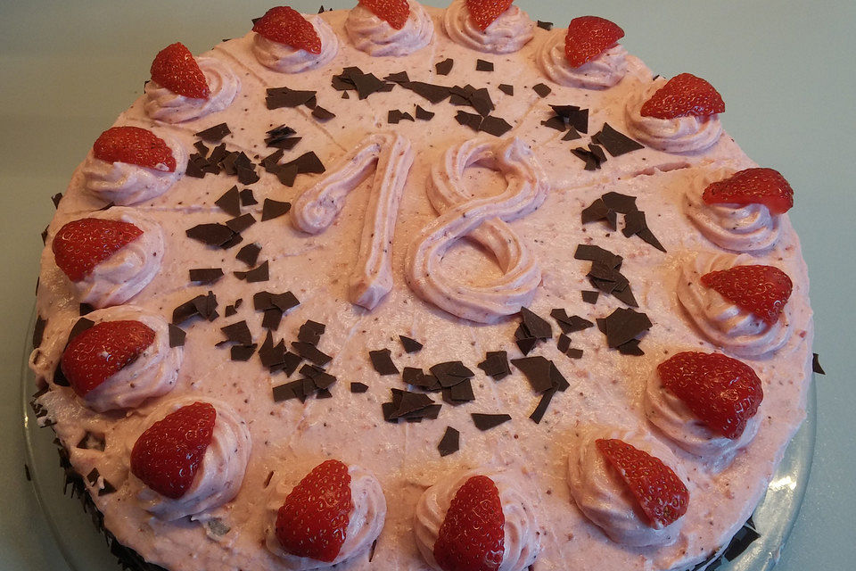 Cookys Erdbeermoussetorte