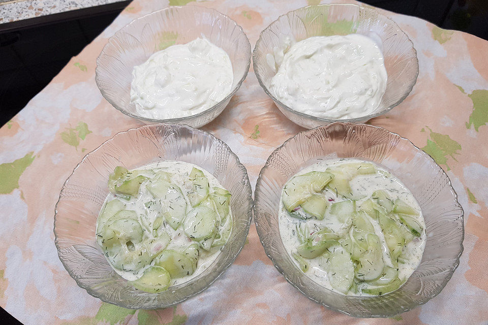 Gurkensalat mit Dill-Senfsauce