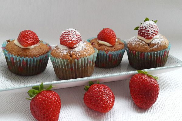 Erdbeer - Joghurt Muffins von whooly | Chefkoch