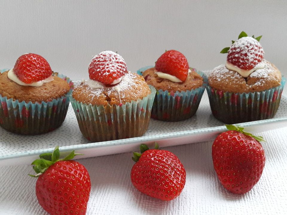 Erdbeer - Joghurt Muffins von whooly | Chefkoch