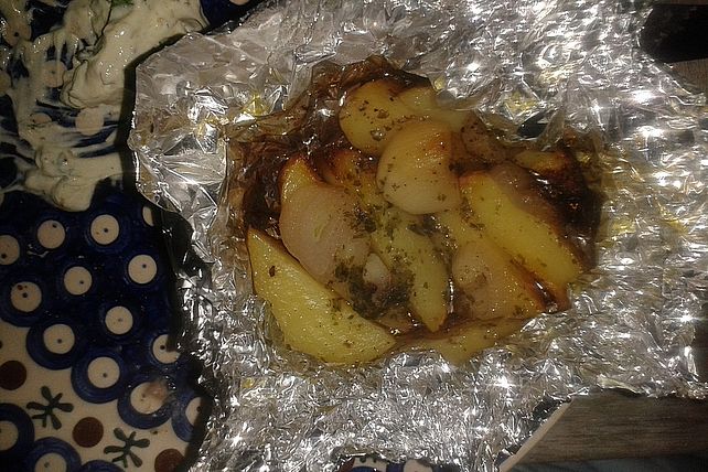 Folienkartoffeln mit Olivenöl und Kräuterbutter von Fjölswidr| Chefkoch