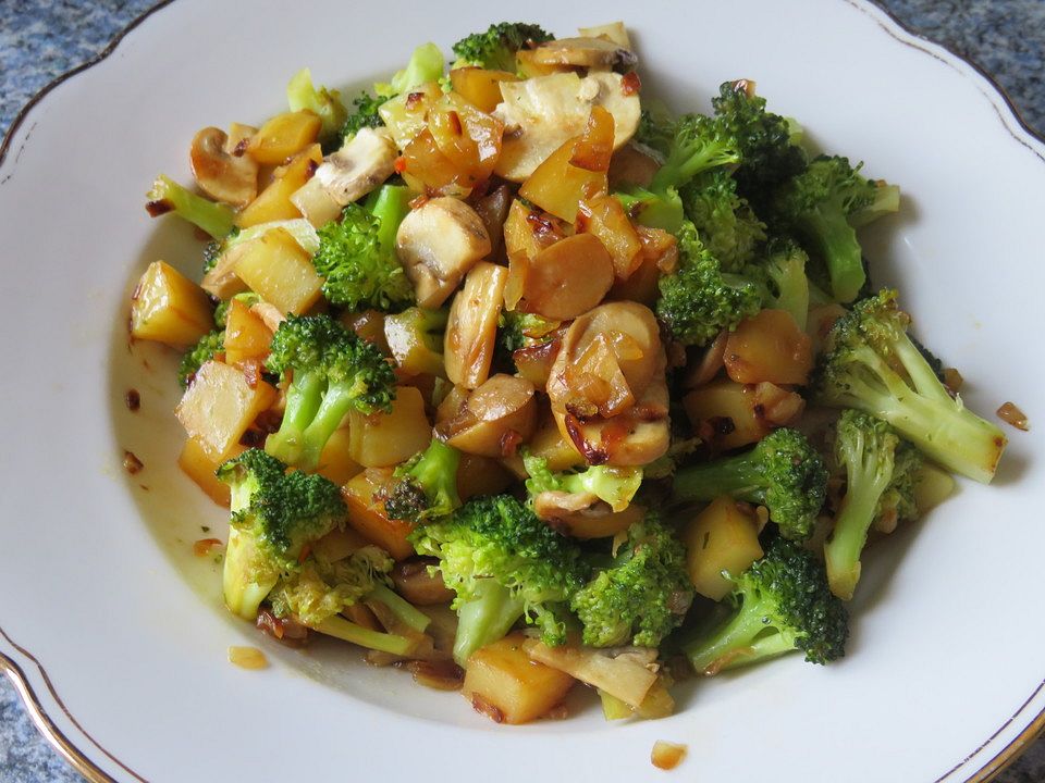 Kartoffel-Brokkoli-Pilzpfanne von opmutti| Chefkoch