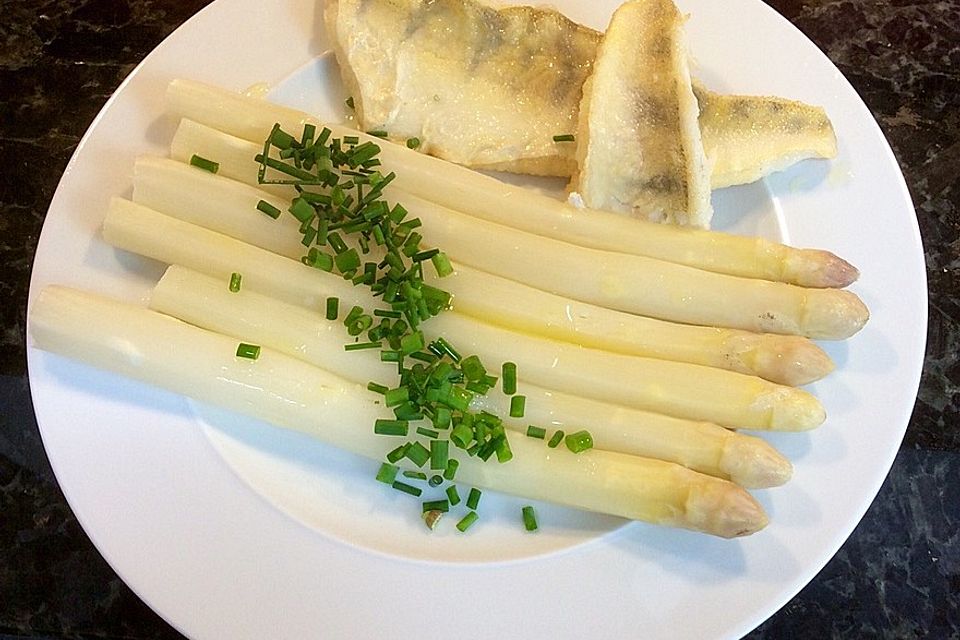 Spargel aus dem Thermomix mit gebratenem Zanderfilet