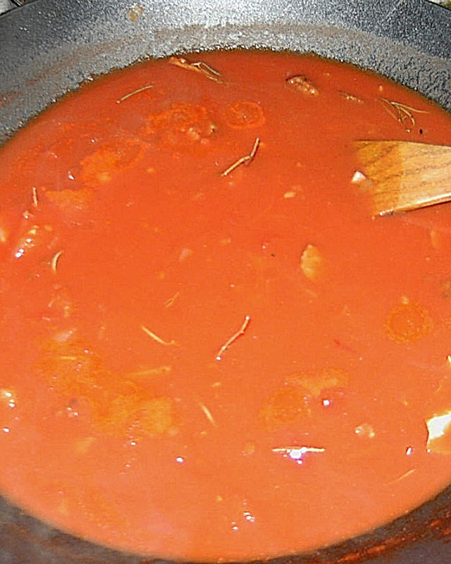 Rustikale Tomatensuppe aus dem Wok
