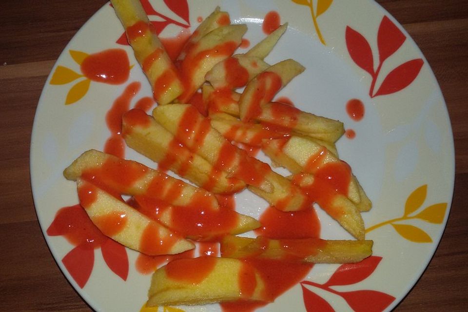 Apfel-Fritten mit Erdbeer-Ketchup