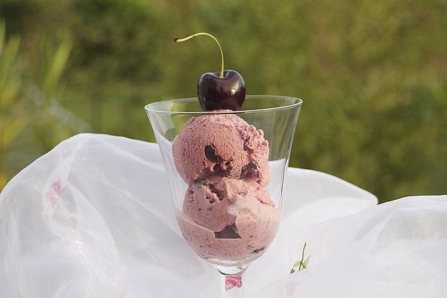 Amarena-Joghurt Eis von Gartenliebe| Chefkoch Amarena-Joghurt Eis von Gartenliebe| Chefkoch