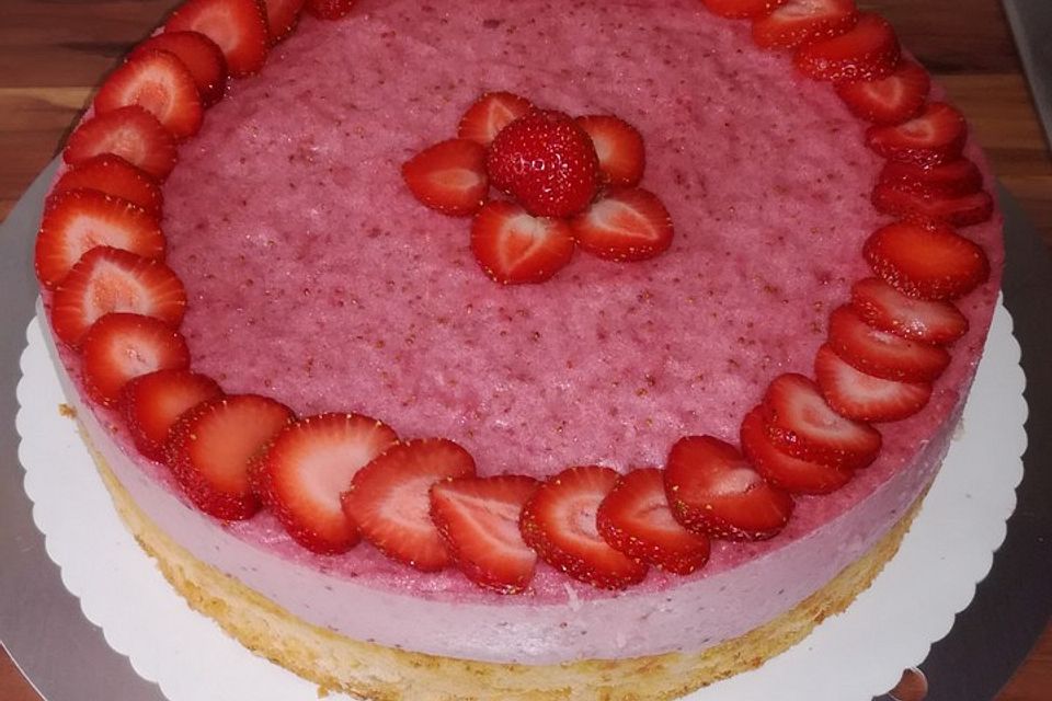 Erdbeerkuchen "Rosa Wolke"