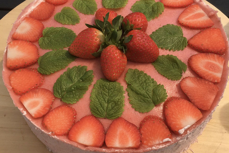 Erdbeerkuchen "Rosa Wolke"