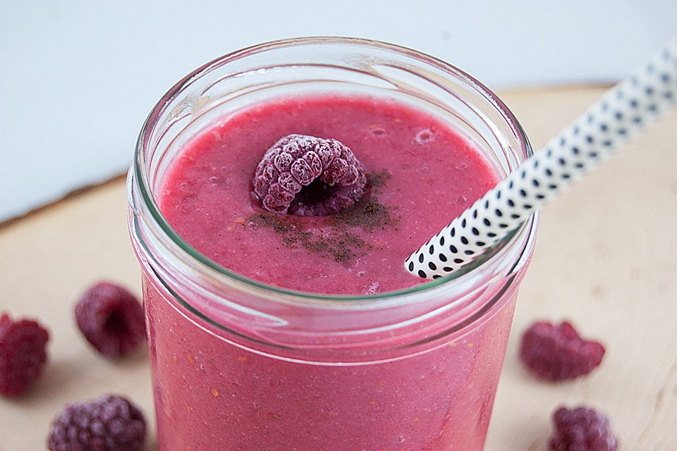 Himbeer-Smoothie mit Ingwer mit Vanille