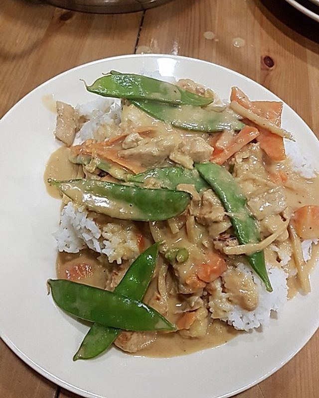 Thai Curry-Erdnuss-Kokos-Hühnchen