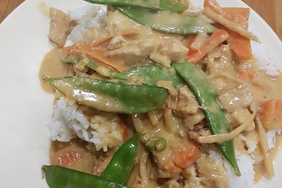 Thai Curry-Erdnuss-Kokos-Hühnchen