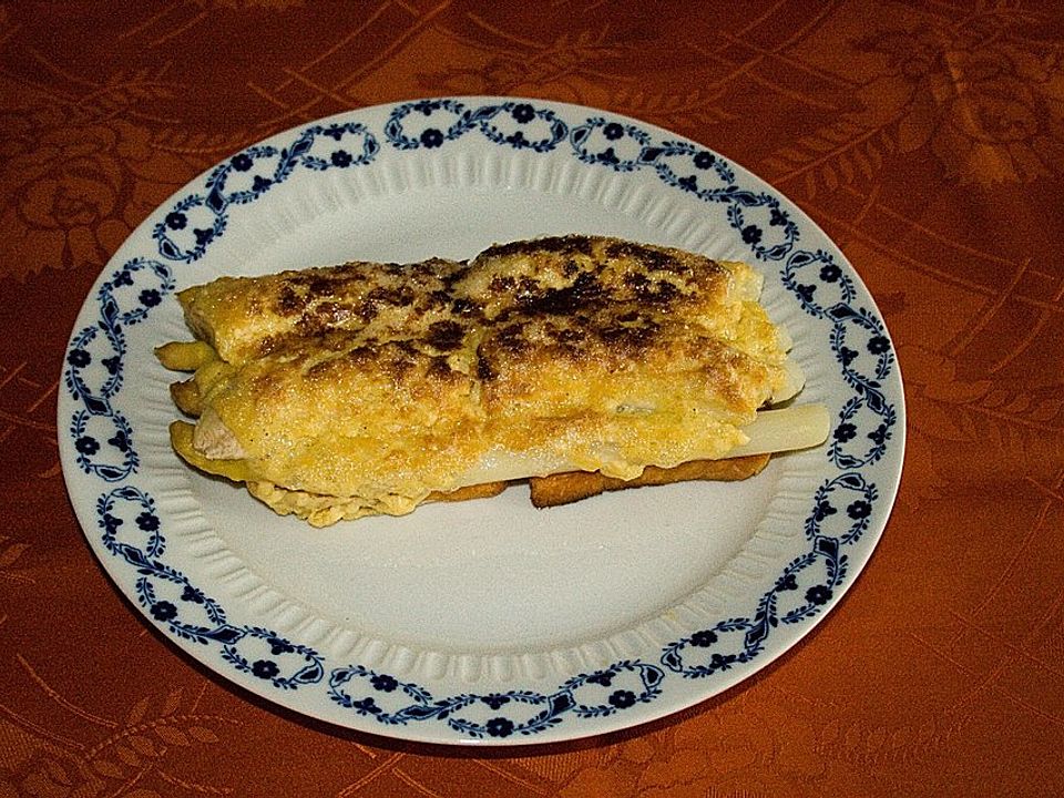 Spargel-Bananen-Toast überbacken mit Käse-Hollandaise von Tatunca| Chefkoch