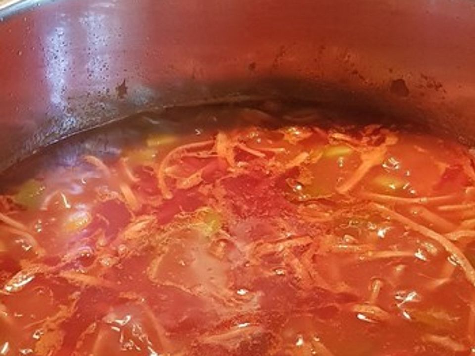 Soljanka mit Paprika nach Omas Rezept von Hexe131213 | Chefkoch