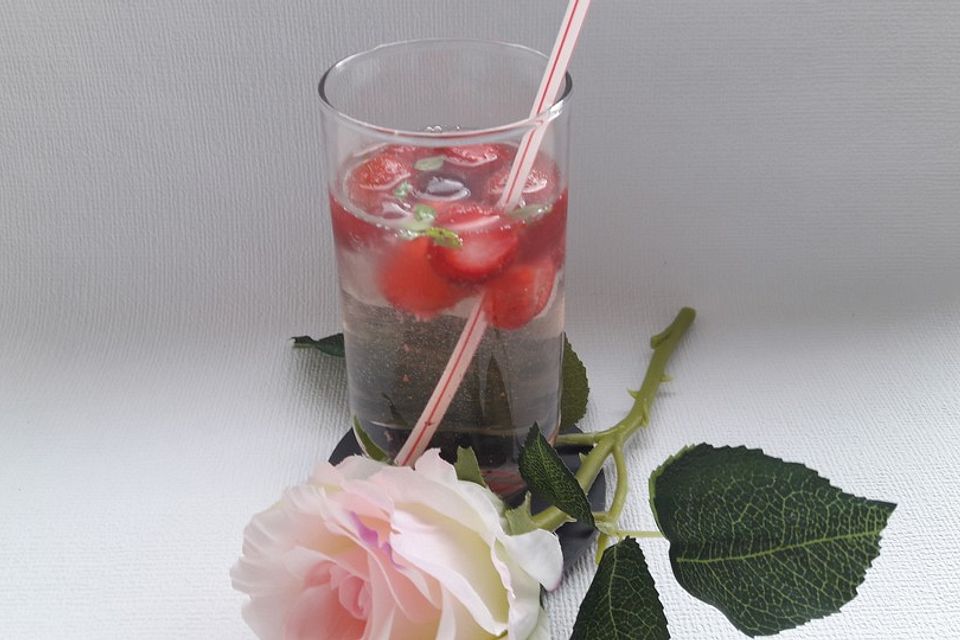 Strawberry-Gin & Tonic