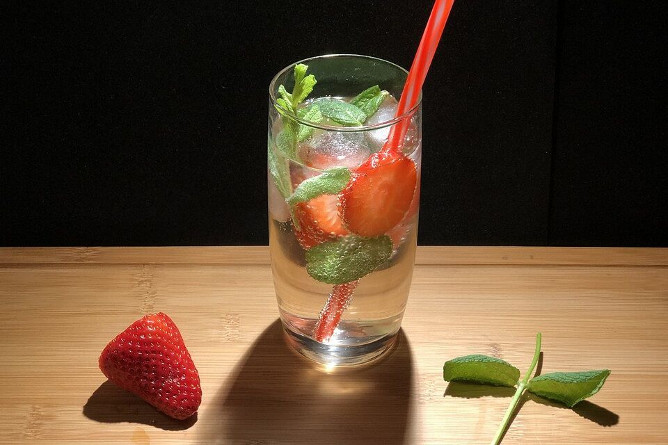 Strawberry-Gin & Tonic