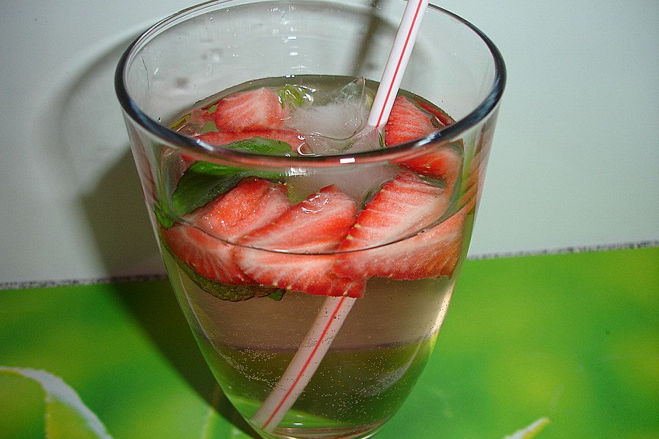 Strawberry-Gin & Tonic