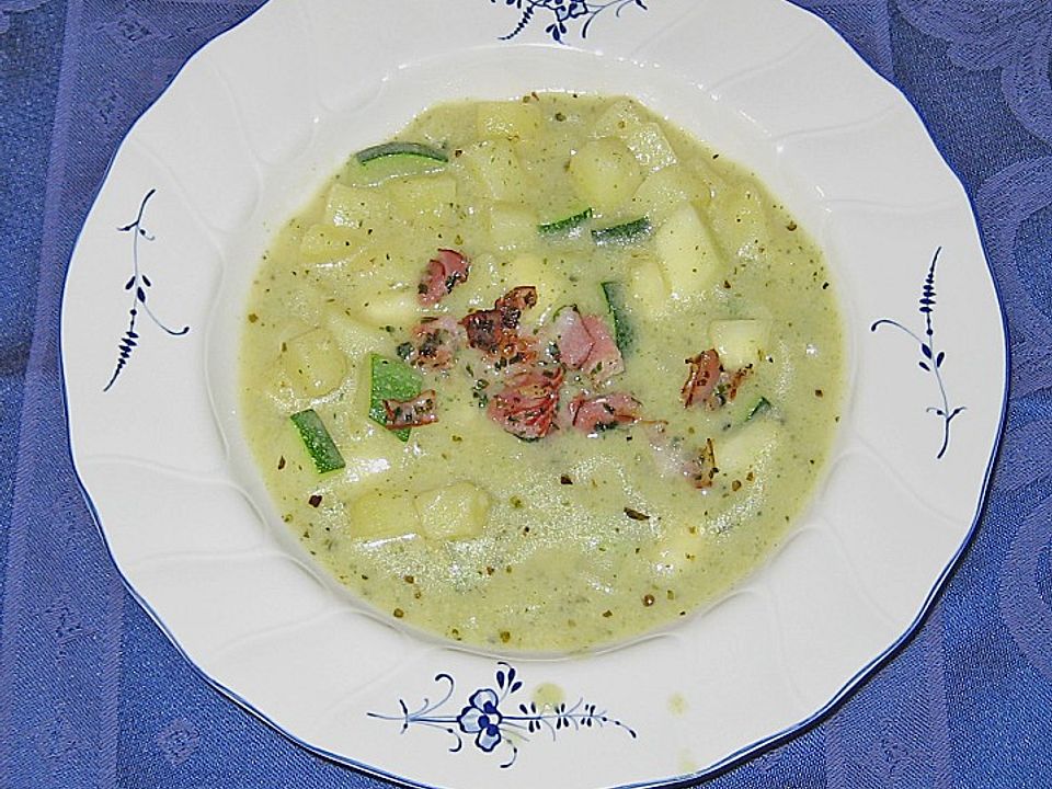 Zucchinicremesuppe mit Kartoffeln von belana71| Chefkoch