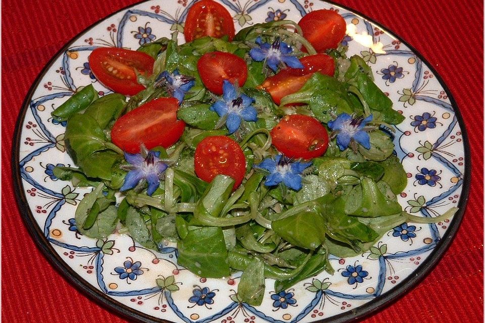 Feldsalat mit Tomaten