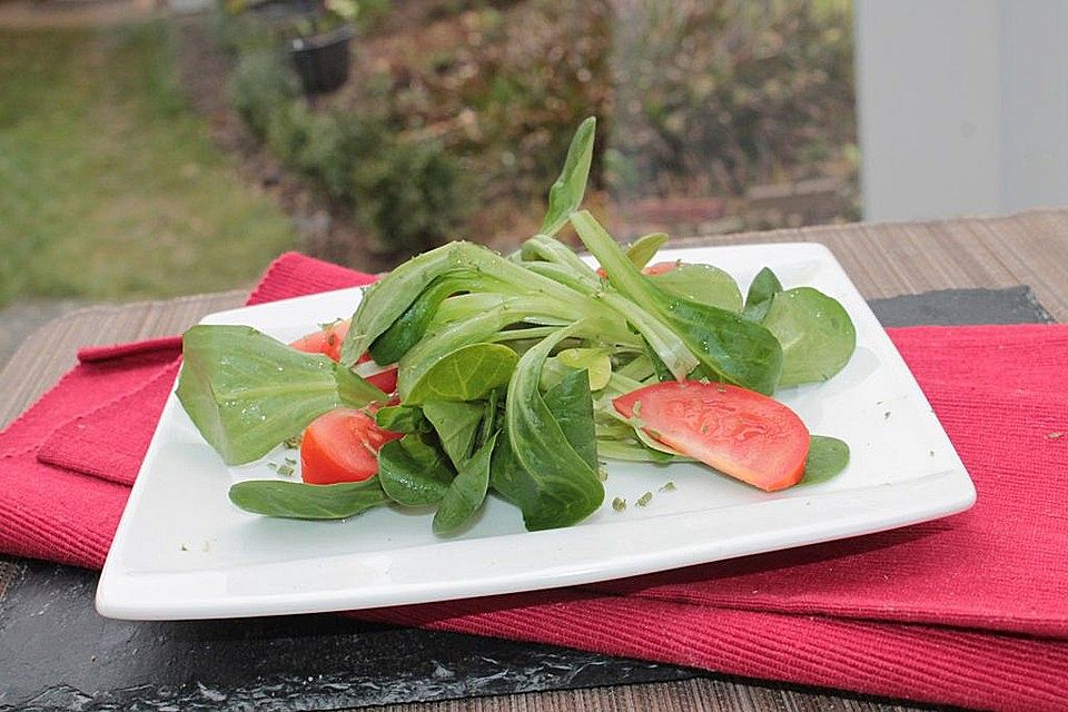 Feldsalat mit Tomaten