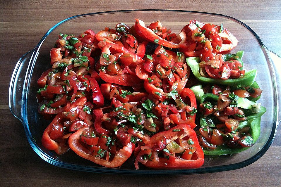 Geröstete Paprika mit Tomaten