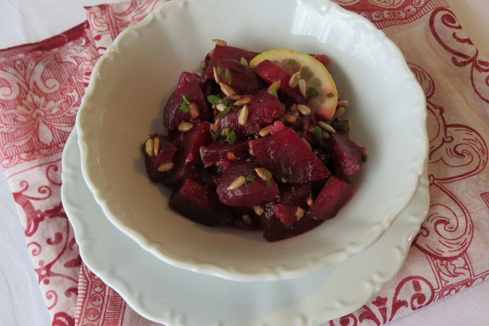 Smokeys Rote Bete Salat an Senf-Zitronen-Sauce