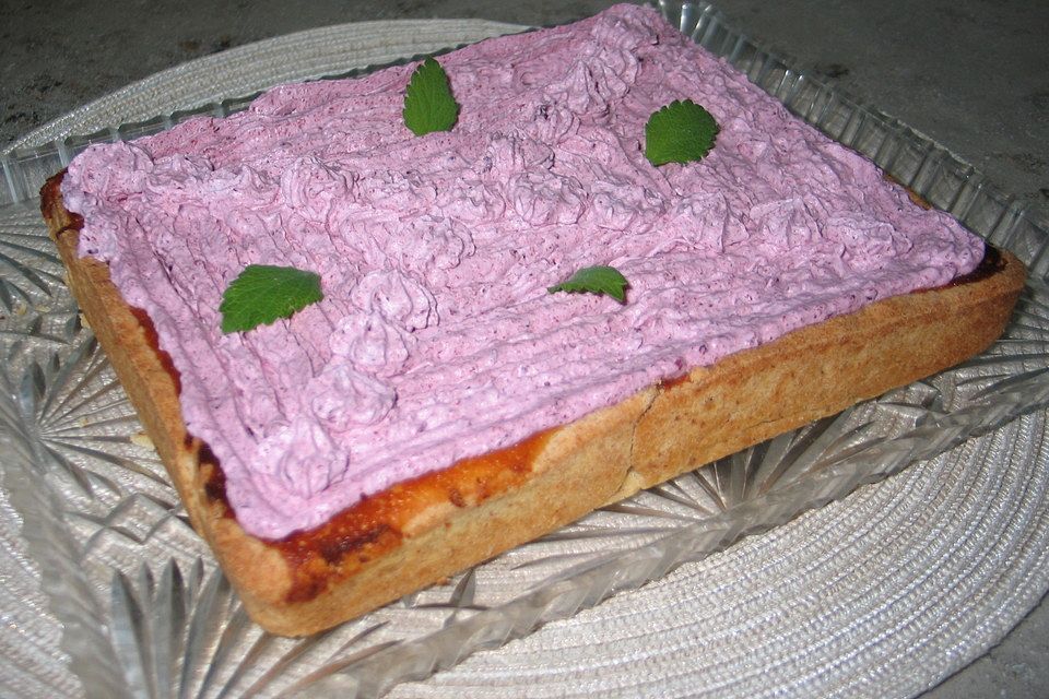 Kirschschnitte mit Heidelbeercreme