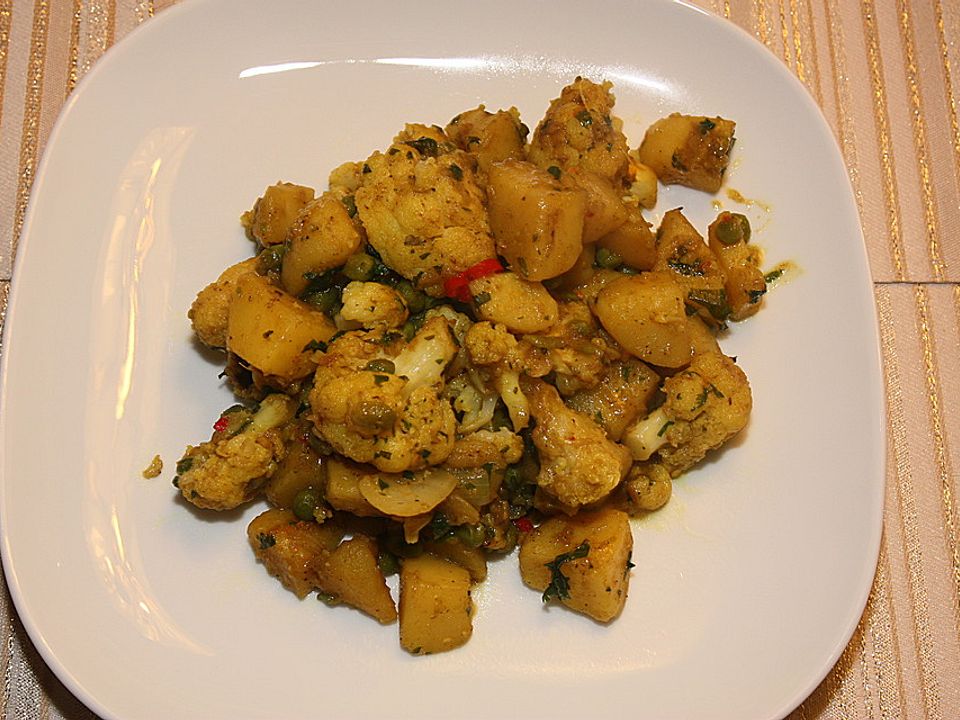 Blumenkohl mit Kartoffeln, indisch von akama| Chefkoch
