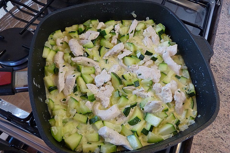 krümeltigers Zucchini-Hühnchen-Pfanne