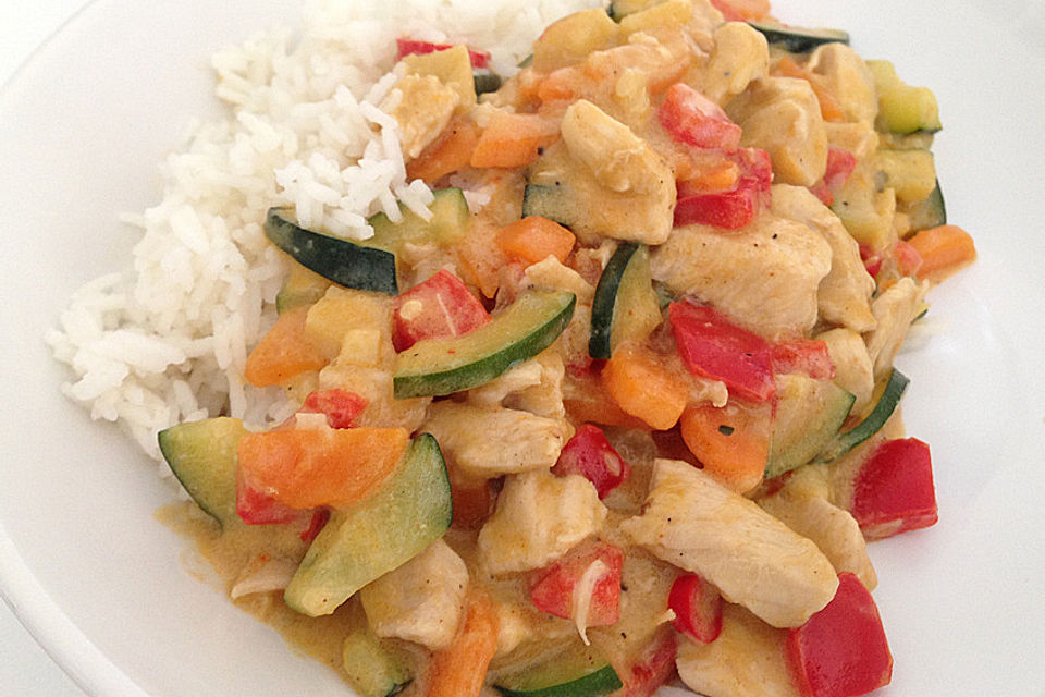 Thai Kokosnuss-Gemüse-Hähnchen-Curry