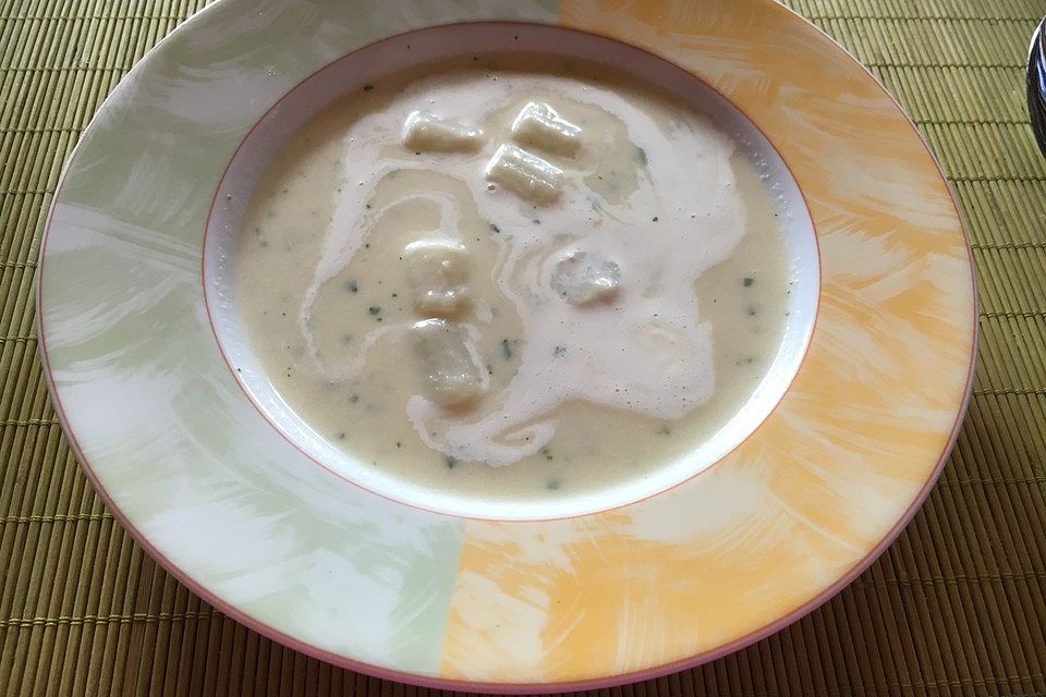 Spargelcremesuppe