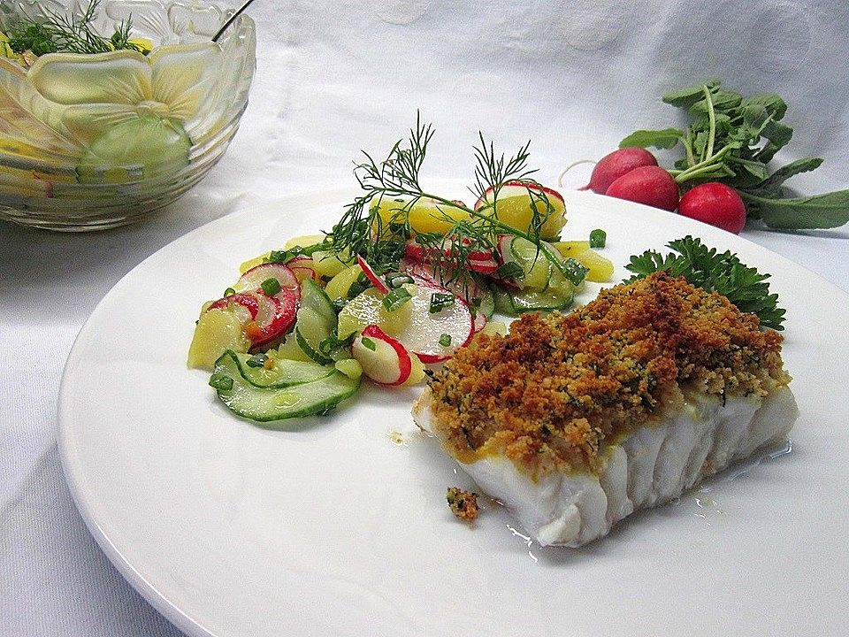 Kabeljau überbacken mit Kartoffel-Gurken-Radieschen-Salat von trekneb ...