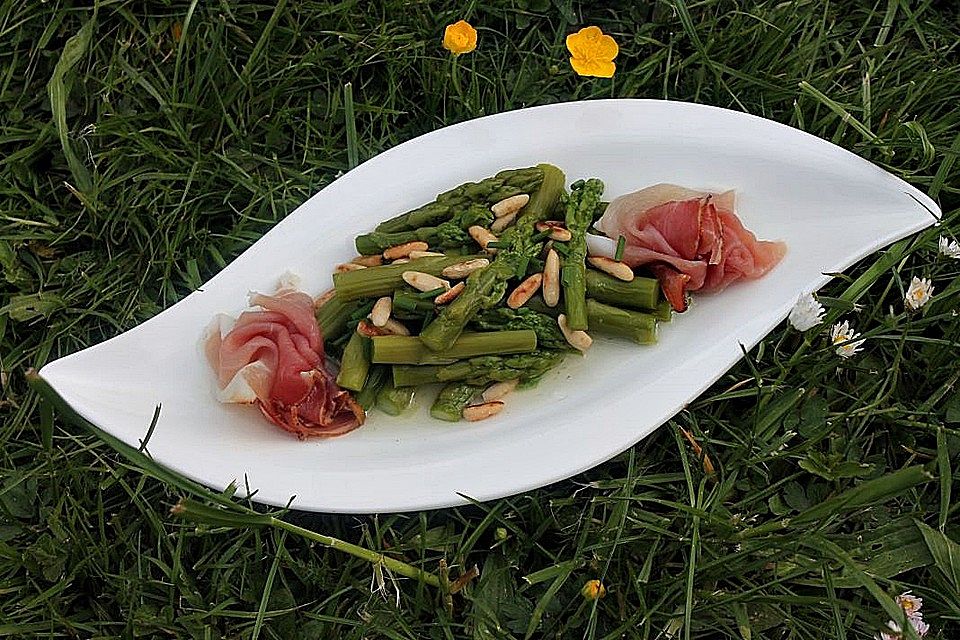 Grüner Spargelsalat