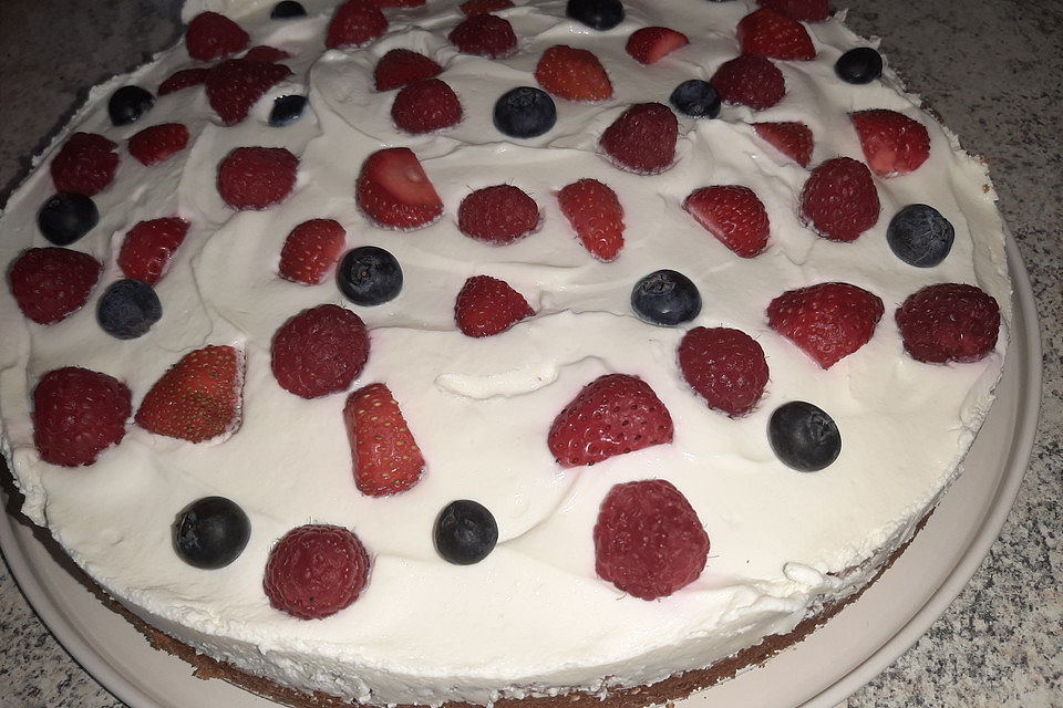 Beeren-Joghurtkuchen mit Frischkäse-Topping