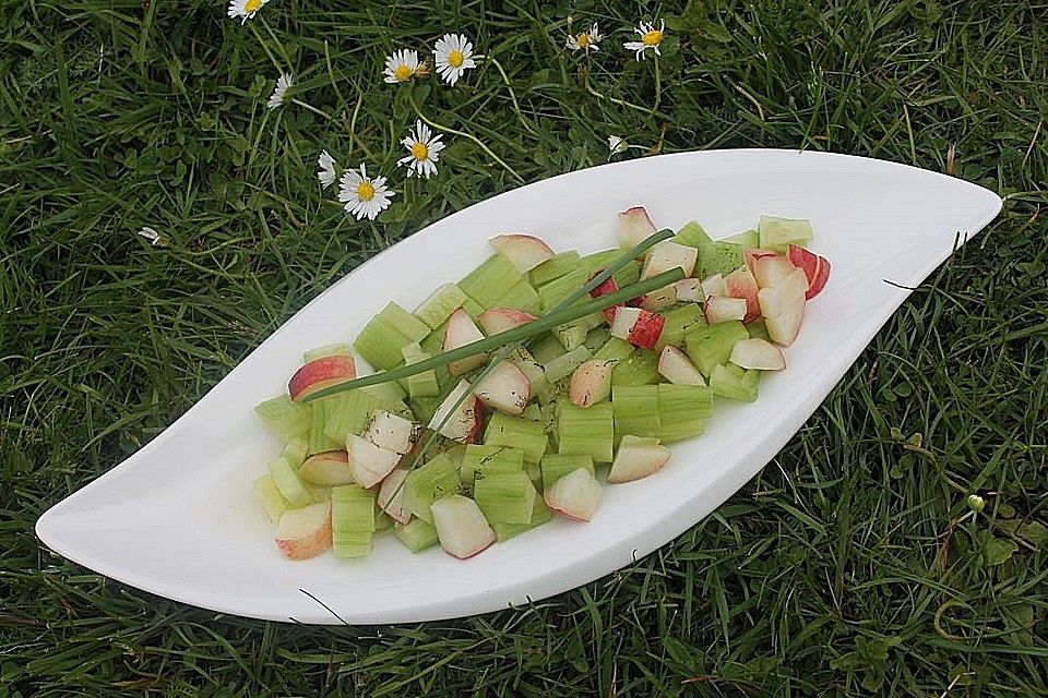 Gurken-Weinbergpfirsich-Salat