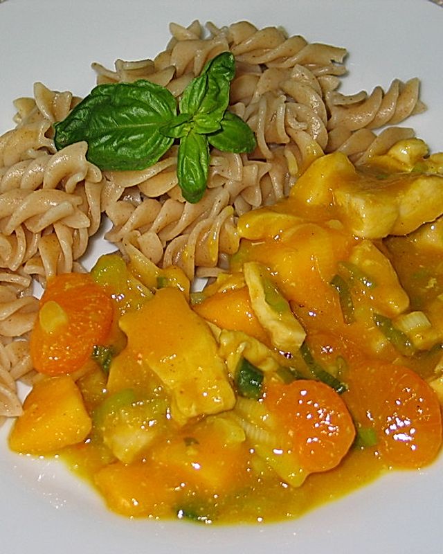 Hähnchen mit Curry, Aprikose, Mango und Orange