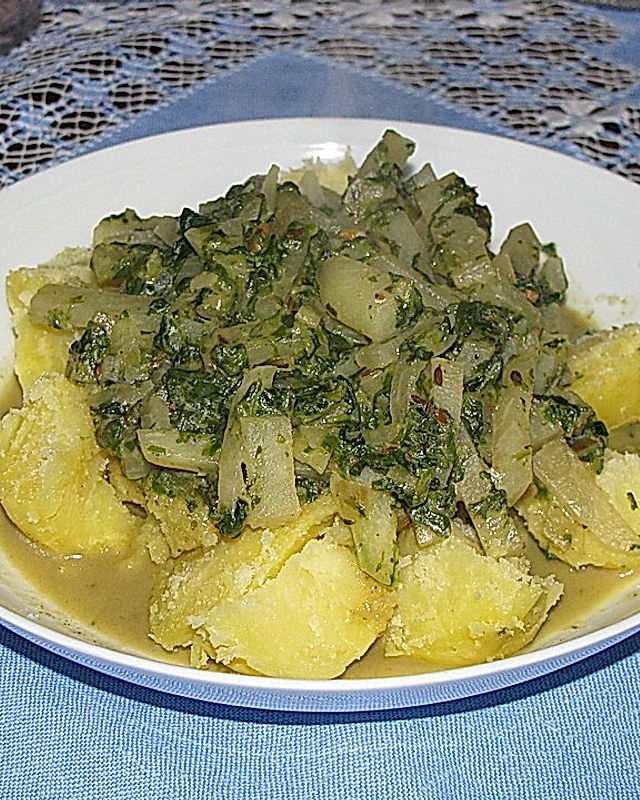 Spinat-Kohlrabi-Curry mit Erdnusscreme
