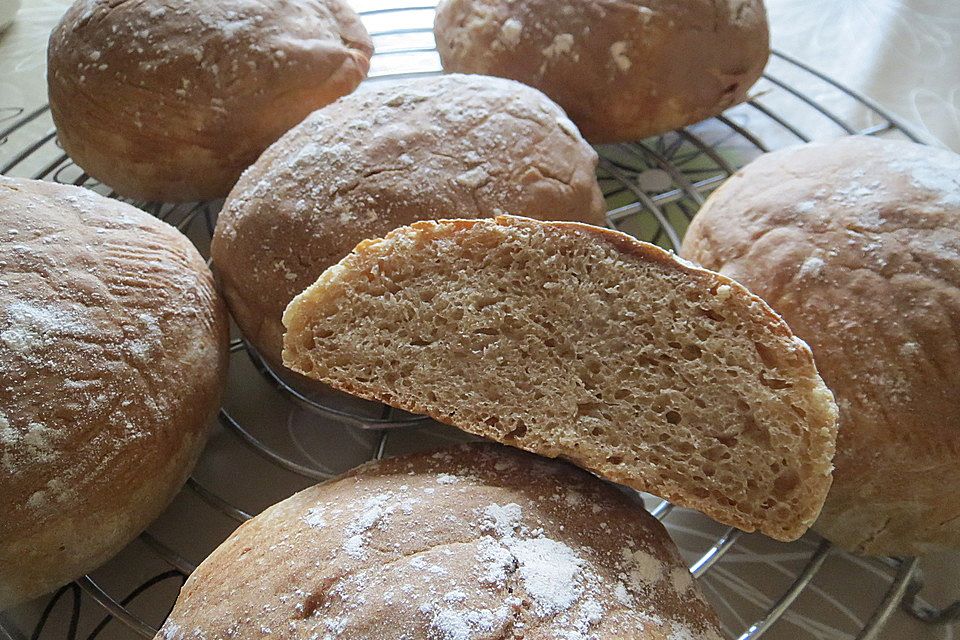 Schwarzbier-Brötchen