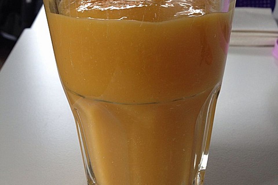 Mango-Orangen-Smoothie mit Honig