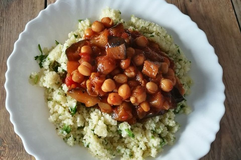 Aubergineneintopf mit Zitronencouscous