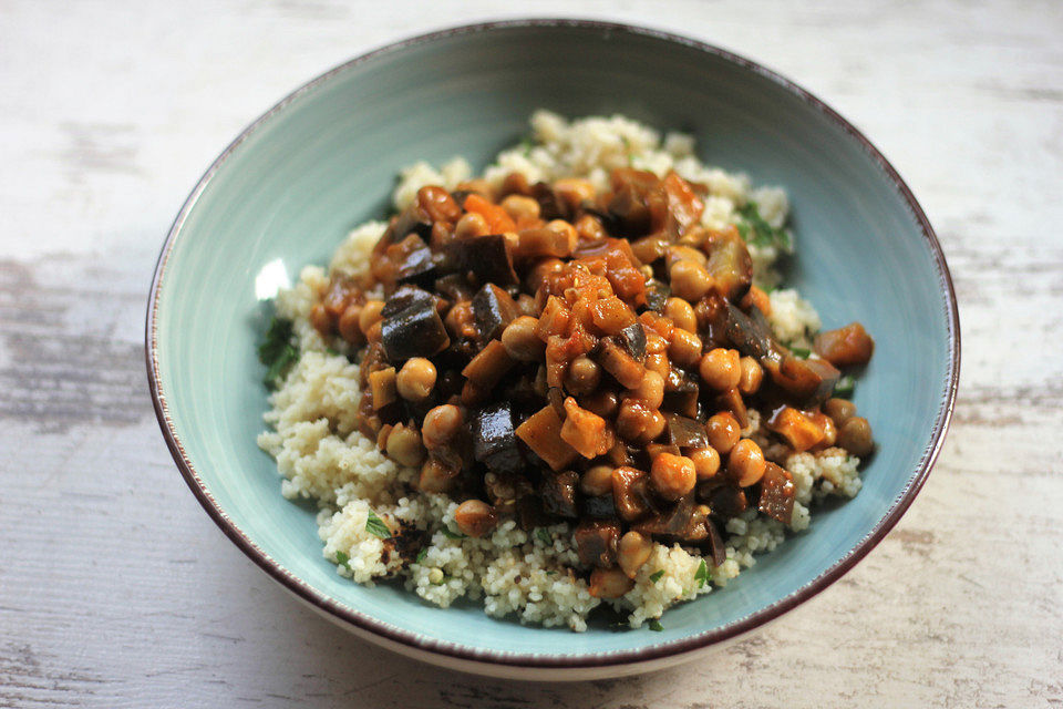 Aubergineneintopf mit Zitronencouscous