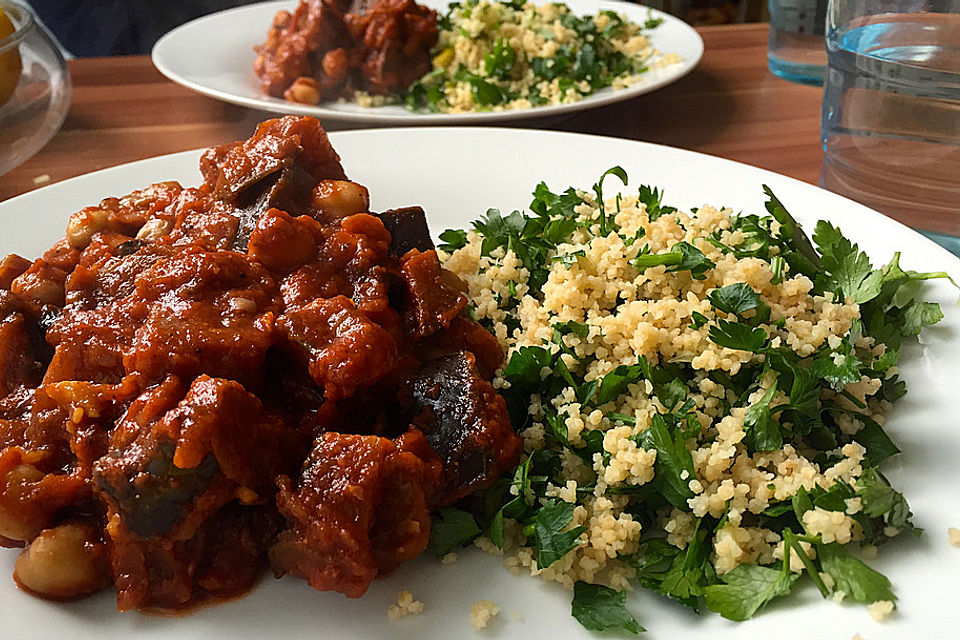 Aubergineneintopf mit Zitronencouscous