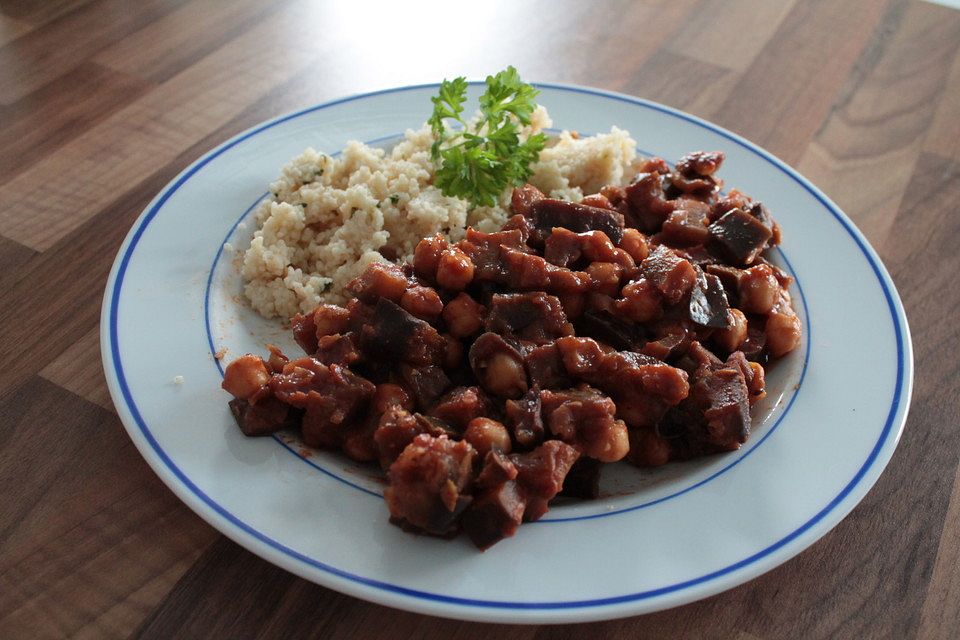 Aubergineneintopf mit Zitronencouscous