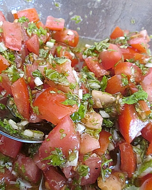 Tomaten-Basilikum-Knoblauch-Pesto