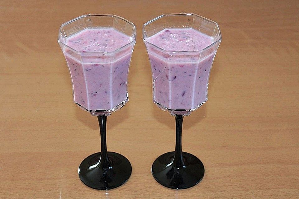 Stachelbeer-Jostabeer-Bananen-Smoothie