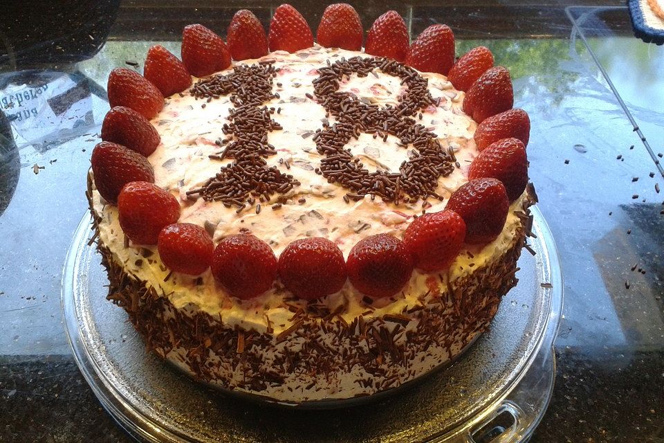 Erdbeer-Stracciatella-Torte